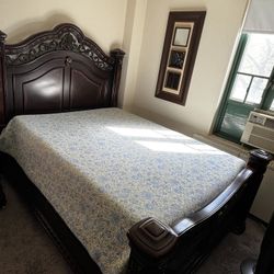 Grand manor outlet queen bedroom set