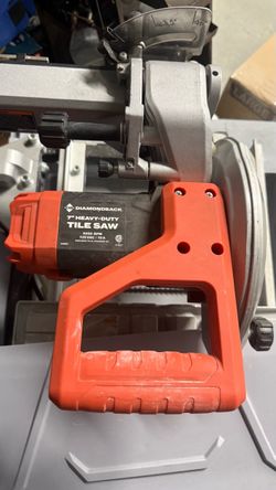 Diamondback 7" Heavy-Duty Tile Saw