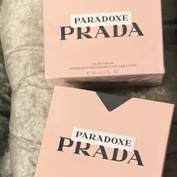Prada Paradoxe Eau de Parfum –  with Floral & Ambery    ( 3 OZ / 90 ML – New )