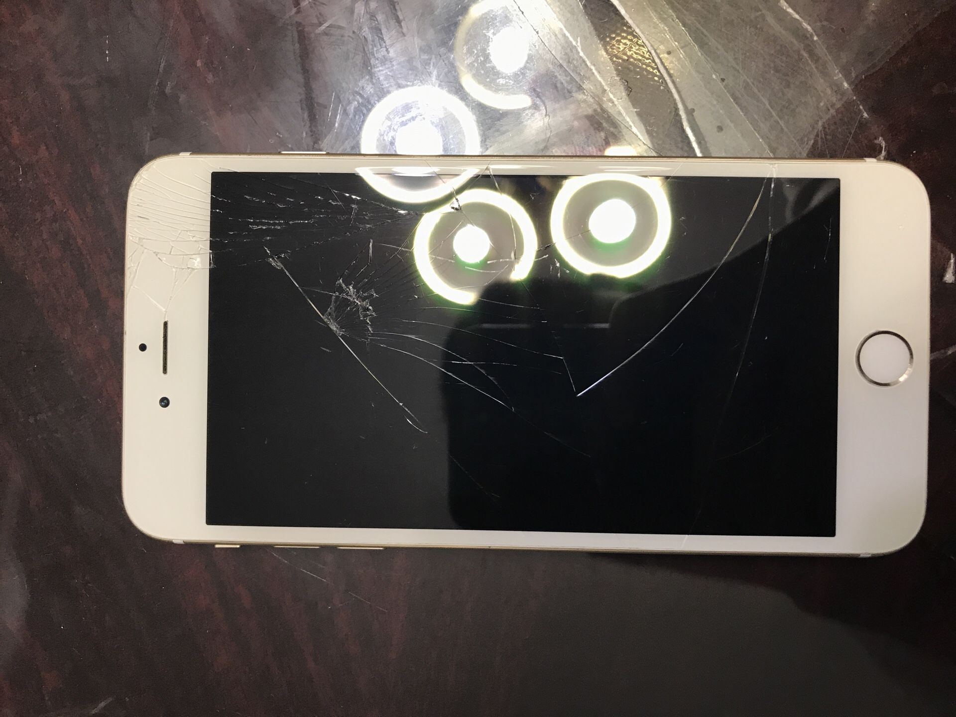 iPhone 6+ 64 GB (cracked screen)