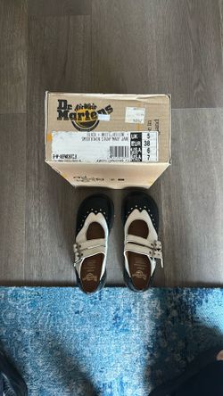 Dr. Martens Mary Jane Size 6 US