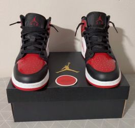 Nike air Jordan retro 1 mid size 6youth