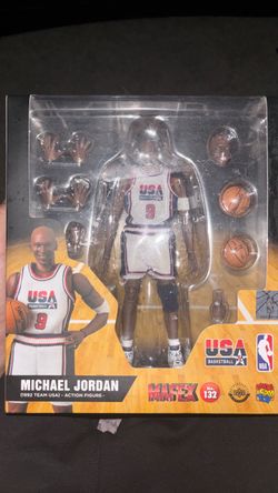 Mafex Micheal Jordan figure