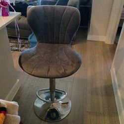 2 gray barstools