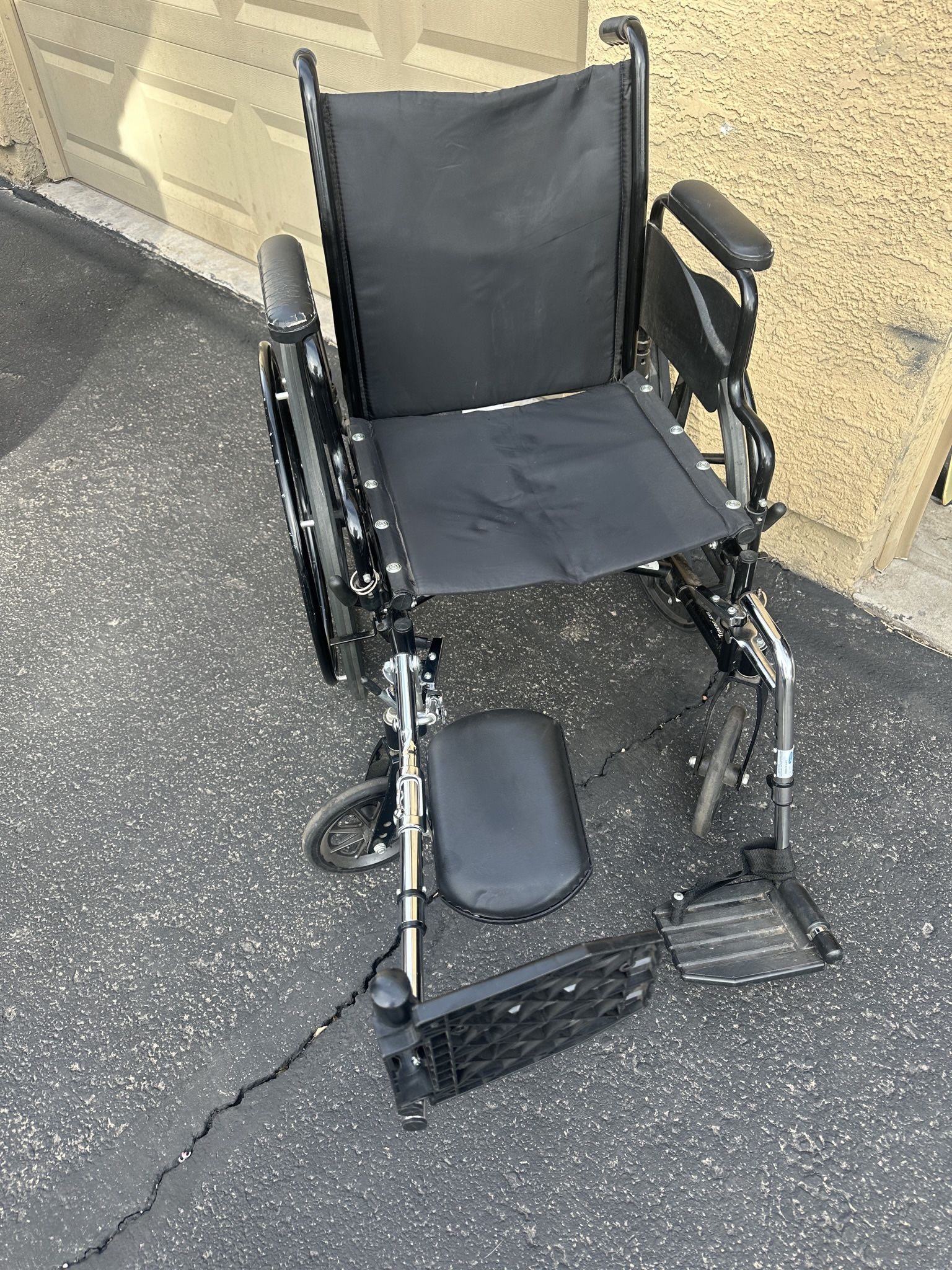 Invacare Tracer XS5 Folding Wheelchair for Sale in Scottsdale, AZ OfferUp