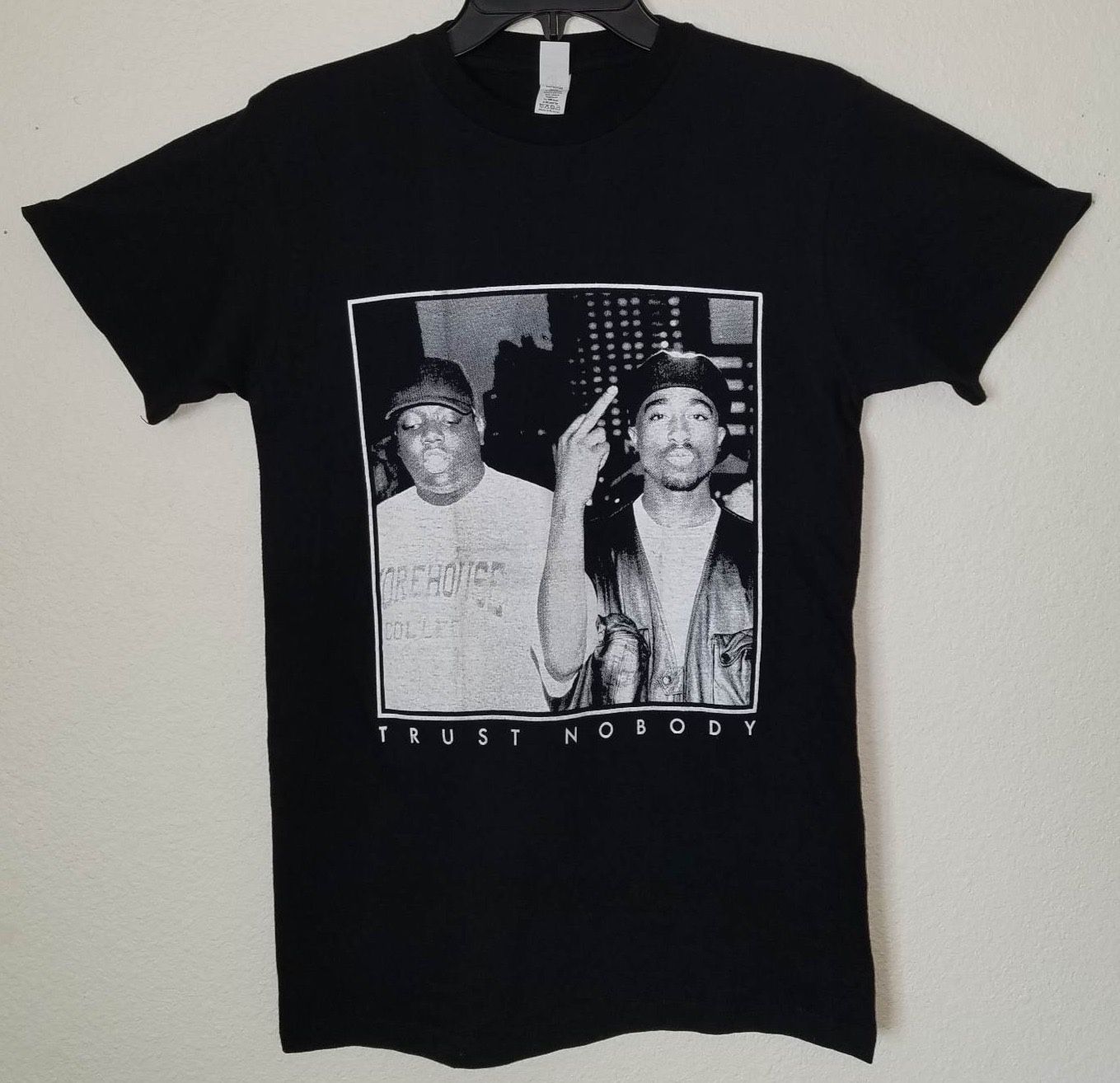New “Biggie & Tupac W/Middle Finger” Unisex Silkscreen T-Shirt. Available From Small-3XL.
