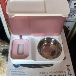 Dog Feeder