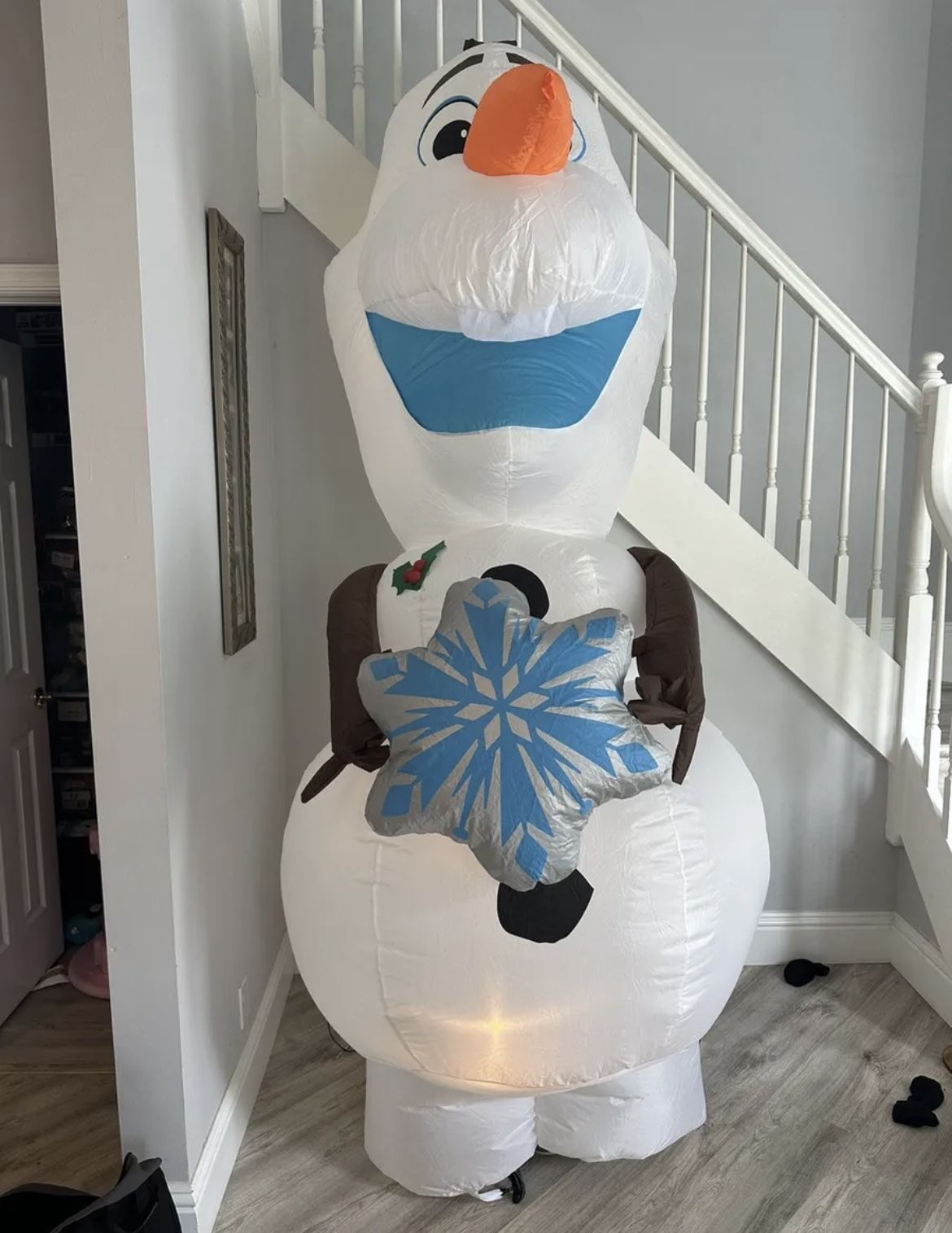 Disney Frozen 11 Ft Olaf LED Lighted GIANT Airblown Inflatable Christmas Holiday