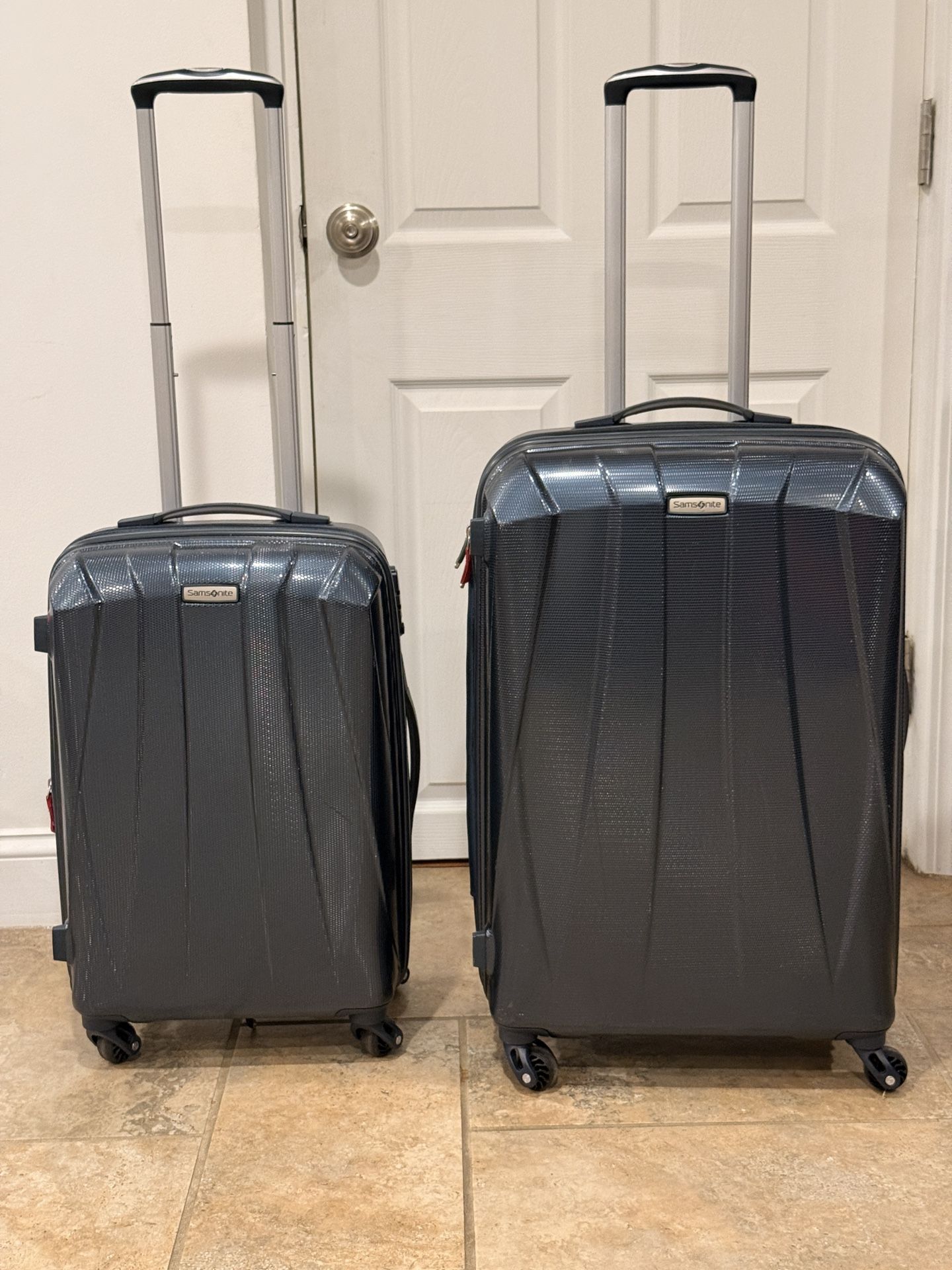 Set of Samsonite 23” & 27” hardside spinner luggage