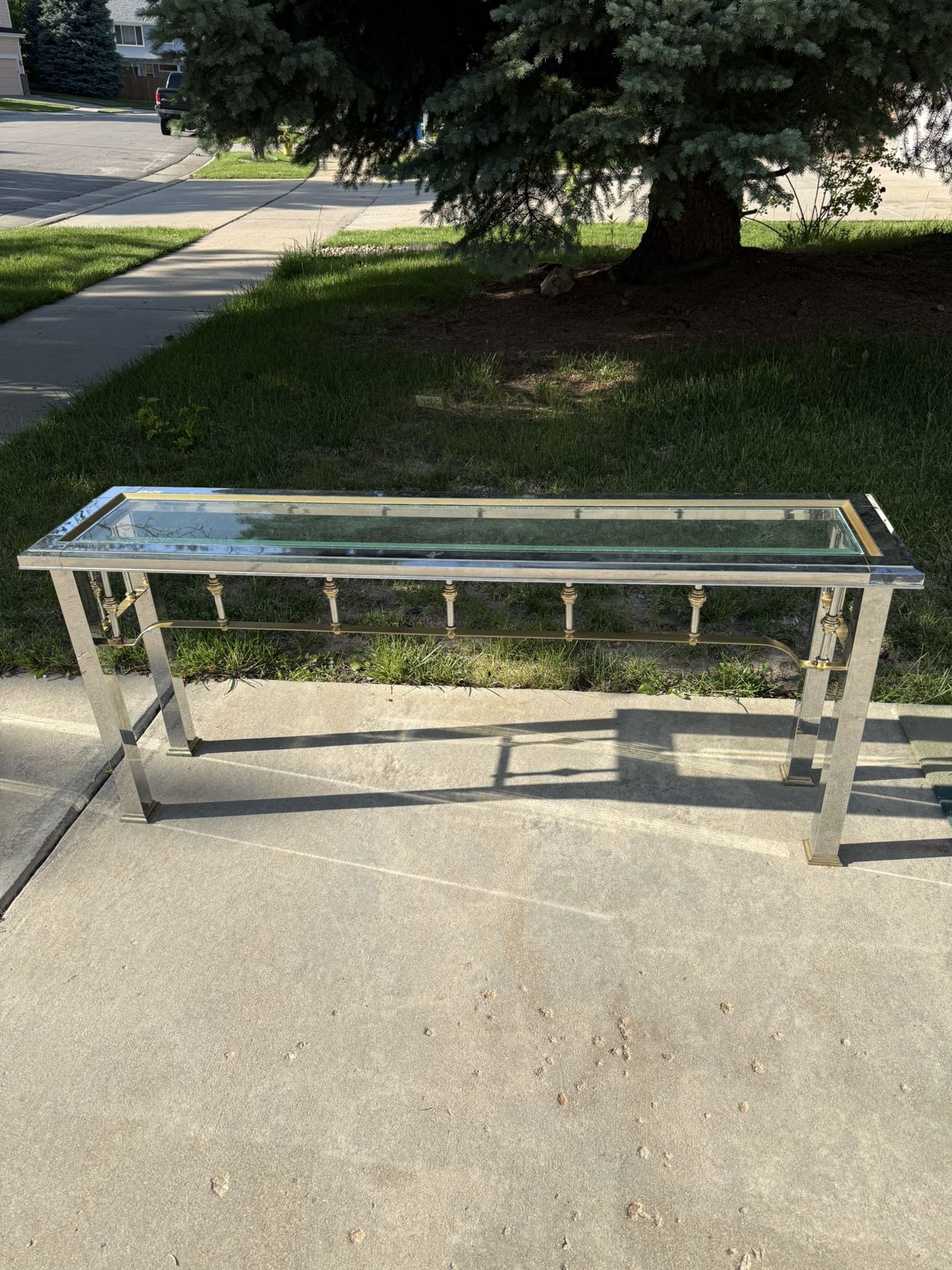 Luxury table