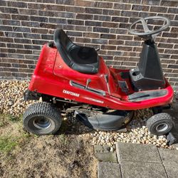 Craftsman Riding Lawnmower 