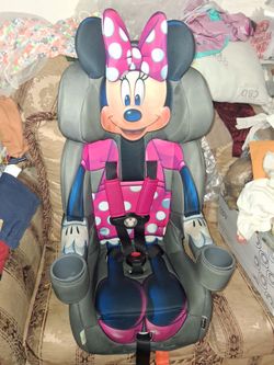 Minnie mouse booster seat p17