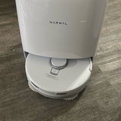 Robot Vacuum Narwal 