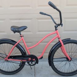 SCHWINN WOMENS BEACH CRUISER BIKE. (L) 26"x2.35. single Speed. EXCELLLENT CONDITION WITH FRESHLY TUNE UP 👌🏼