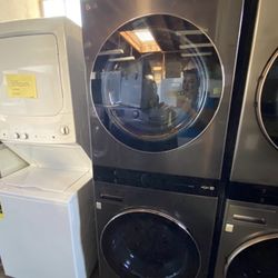 New LG - 4.5 Cu. Ft. HE Smart Front Load Washer and 7.4 Cu. Ft. Gas Dryer WashTower with Steam and Built-In Intelligence - Black Steel