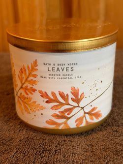 NEW Bath & Body Works Leaves Scented Candle