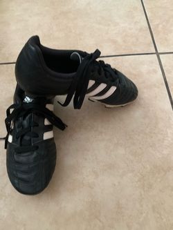 Soccer cleats