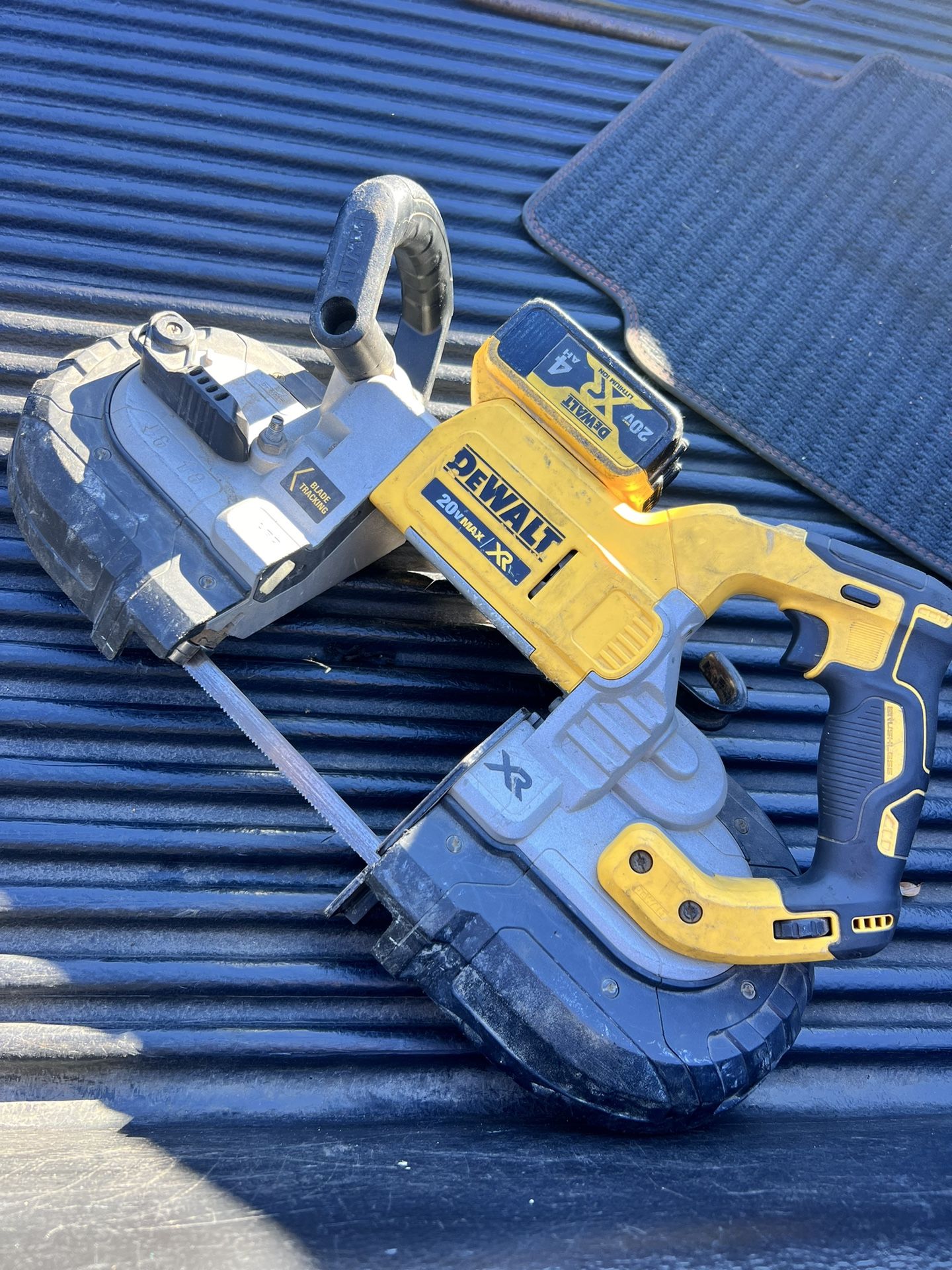 Band Saw With Battery