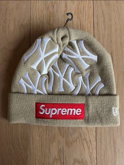 Supreme New Era Yankees Box logo Beanie - Tan