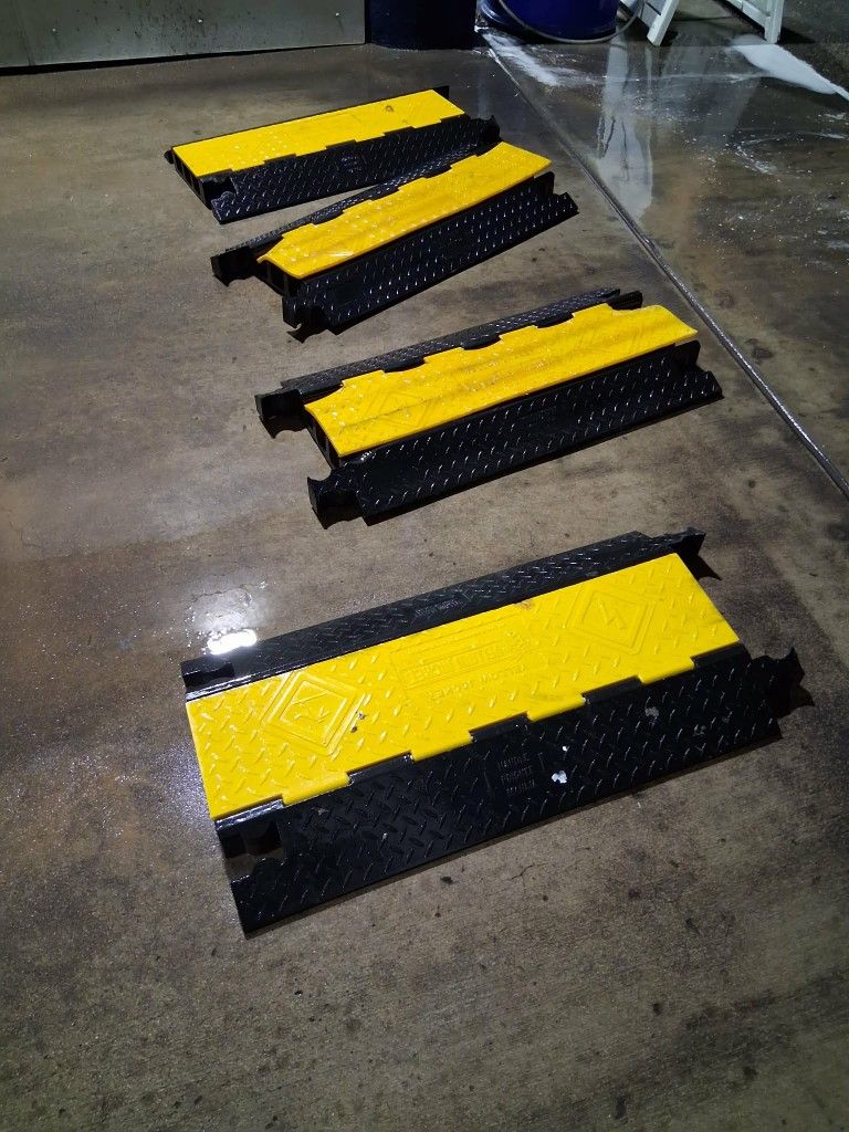 (4) Yellow Jacket Cable Protectors