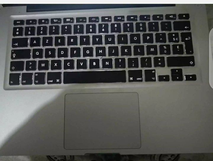 Apple MacBook Pro 13" MPXW2D/A 3.1GHz, 8GB Ram spots, 512GB SSD Laptop with Touchbar...