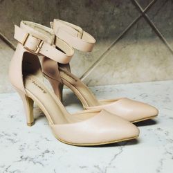 Yeviavy Women's Heels Size 7.5