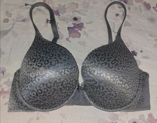 Victoria's secret body by victoria, perfect shape bra 32DD  Gray Leopard