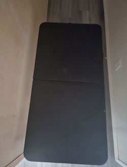Folding table