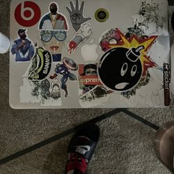 2015 Mac book bro *Mouse pad Broke! Comes With Mouse