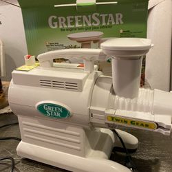 Greenstar Twin-Gear Juicer (Tribest) – Excellent Condition