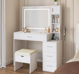 BRAND NEW Vanity Desk w/ LED Lighted Mirror + Stool - Charging Station - NIB