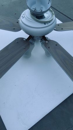 Ceiling Fan with 3 Lights – White Finish