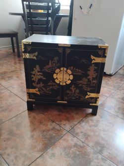 Vintage black elegant Asian Chinoiserie