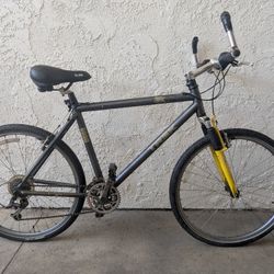 Trek 8000 Hybrid Bike 