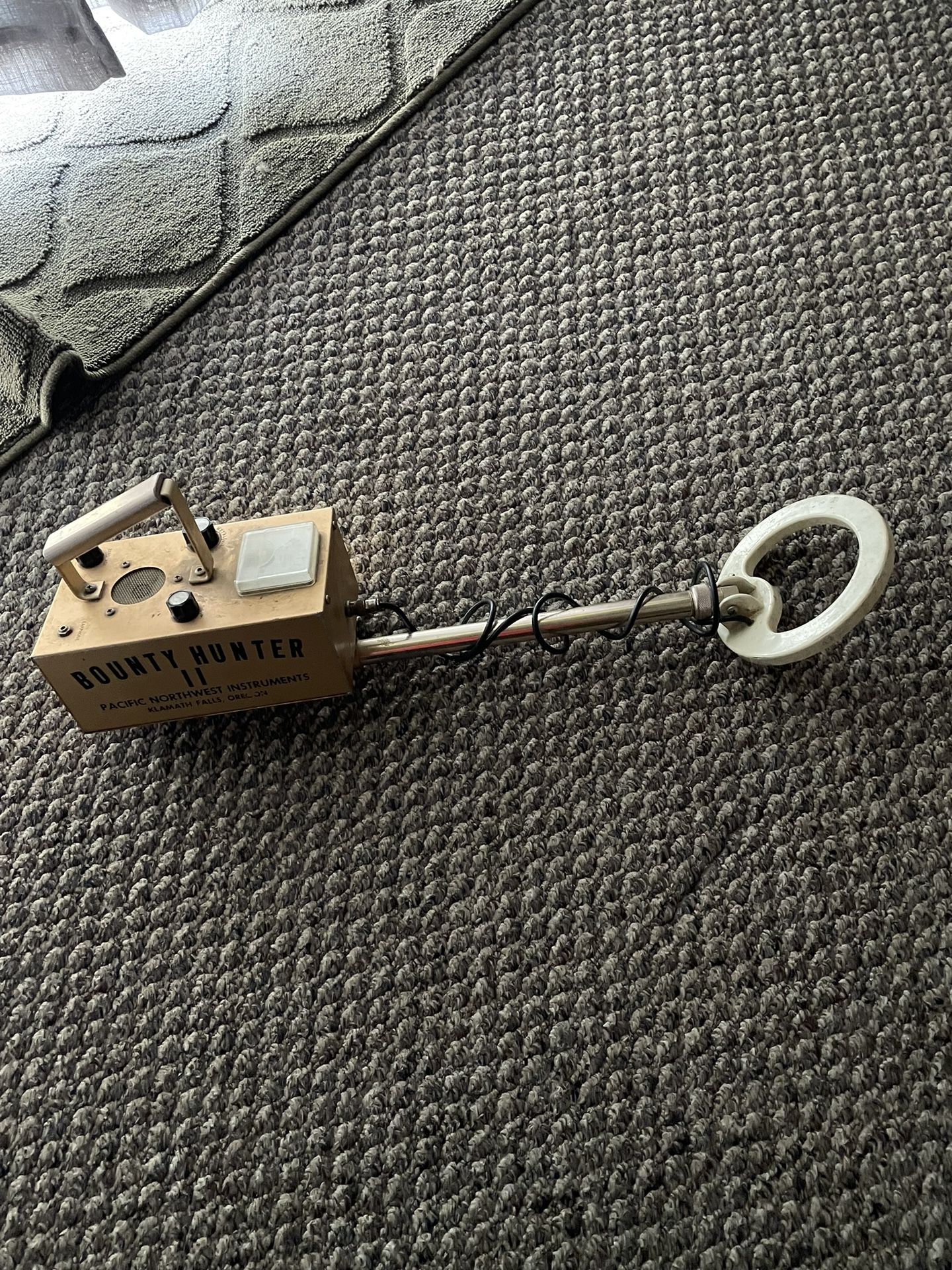 Vintage BOUNTY HUNTER II Metal Detector (OBO)