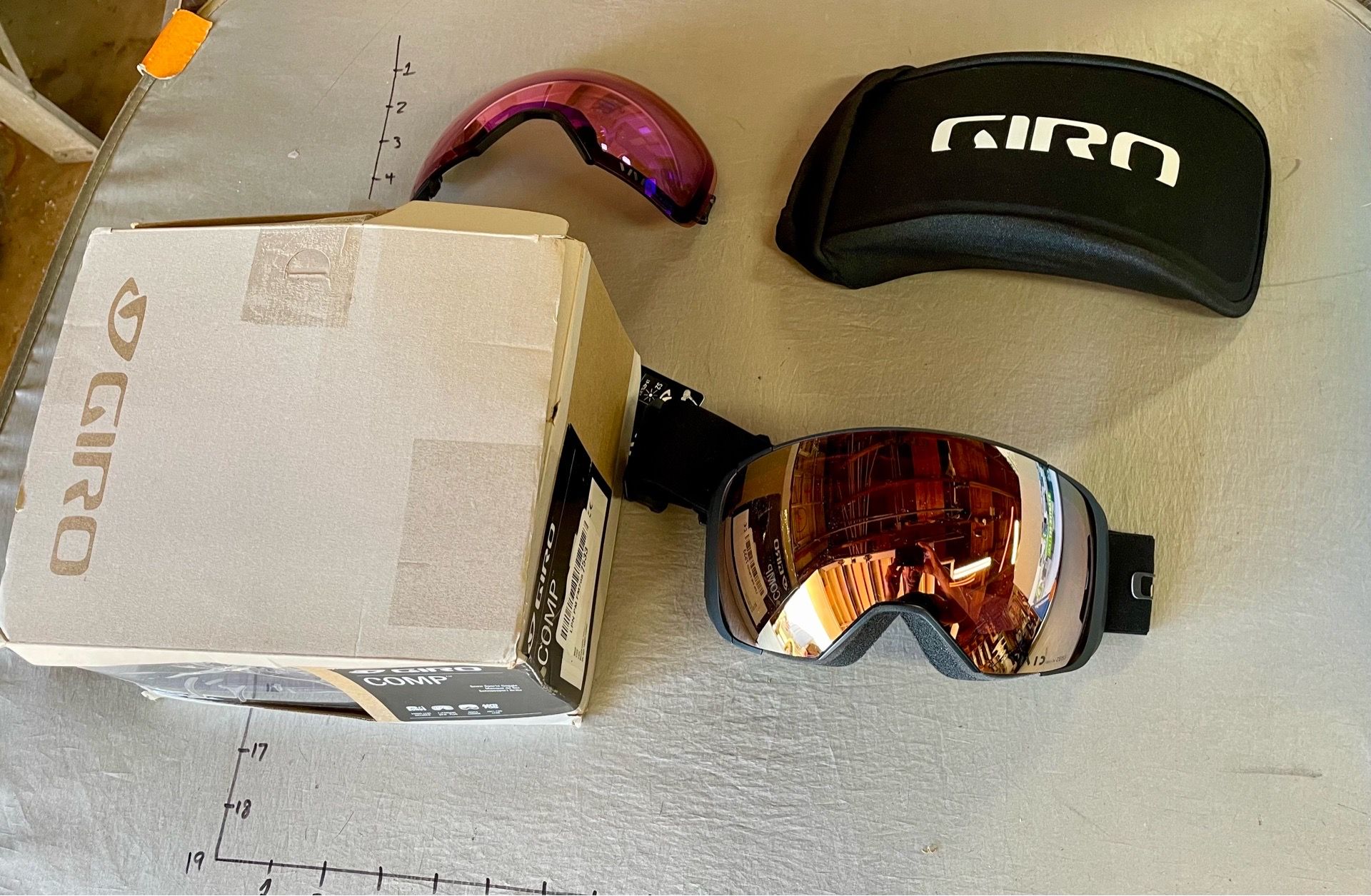 GIRO : COMP : Black/White Indicator/Vivid Rose medium ski snowboard goggles