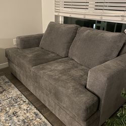 70” Bonaterra Loveseat