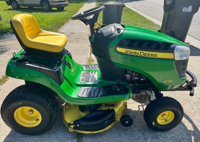 John Deere Ride On Mower