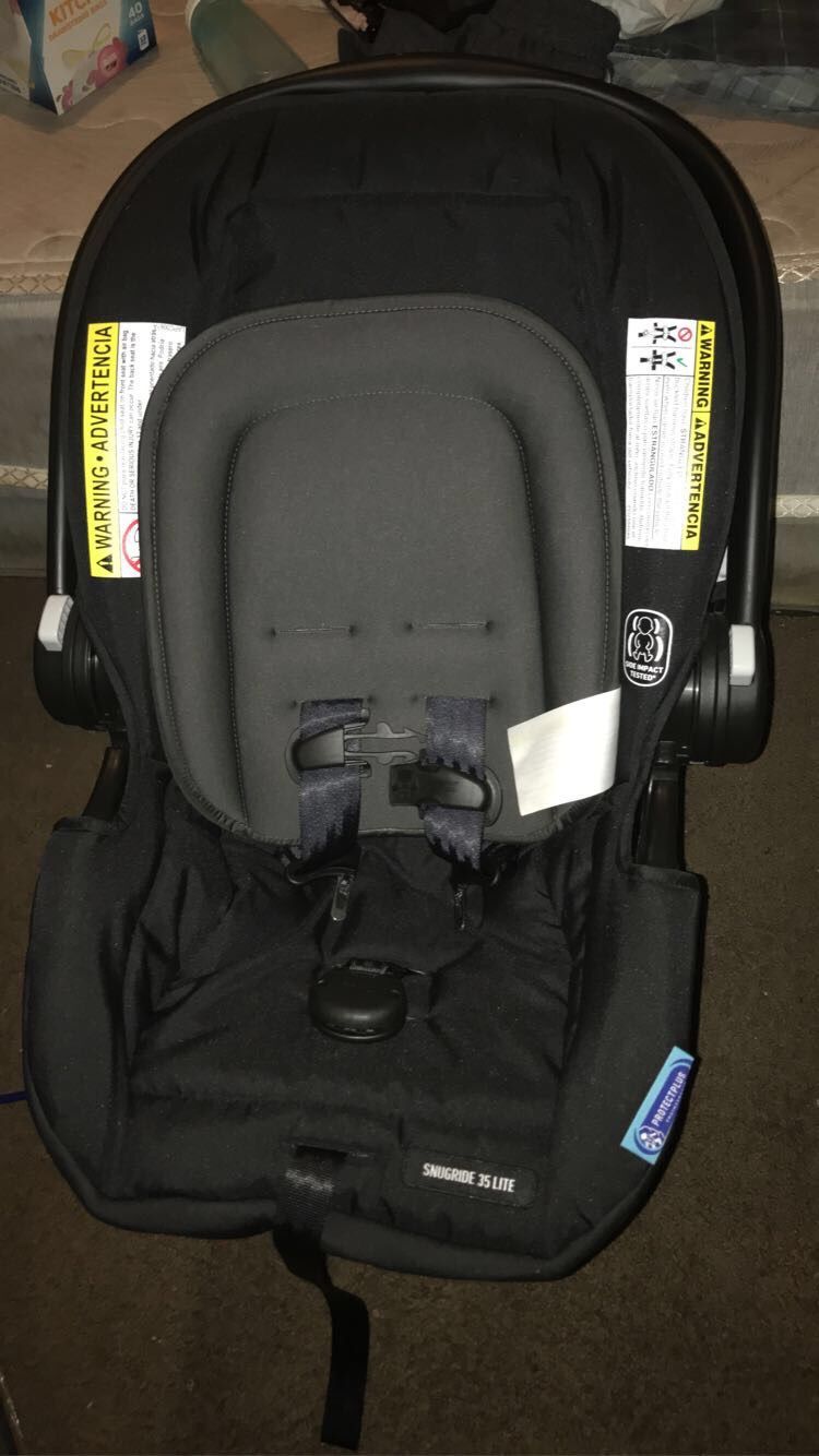 Graco snugride 35 Lite infant car seat