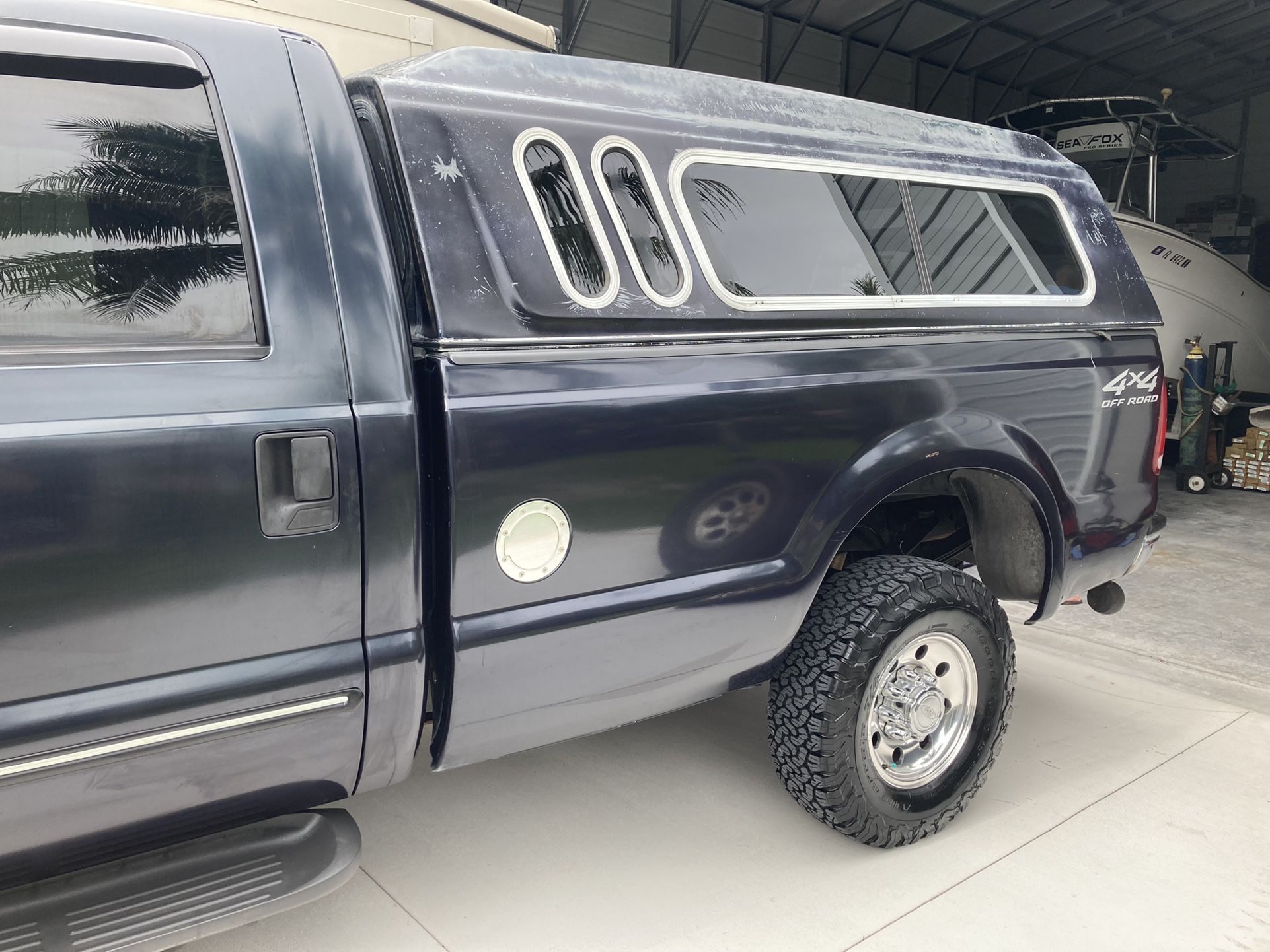 8’ Truck Bed Topper / Camper Top 