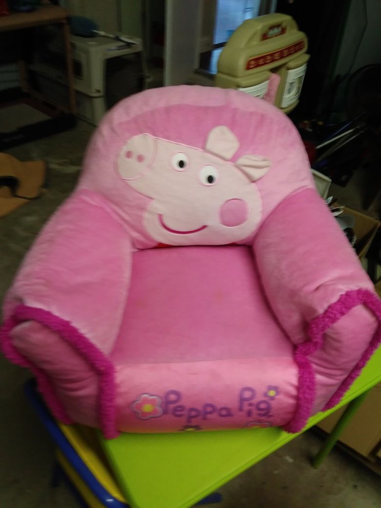 Peppa Pig pink chair