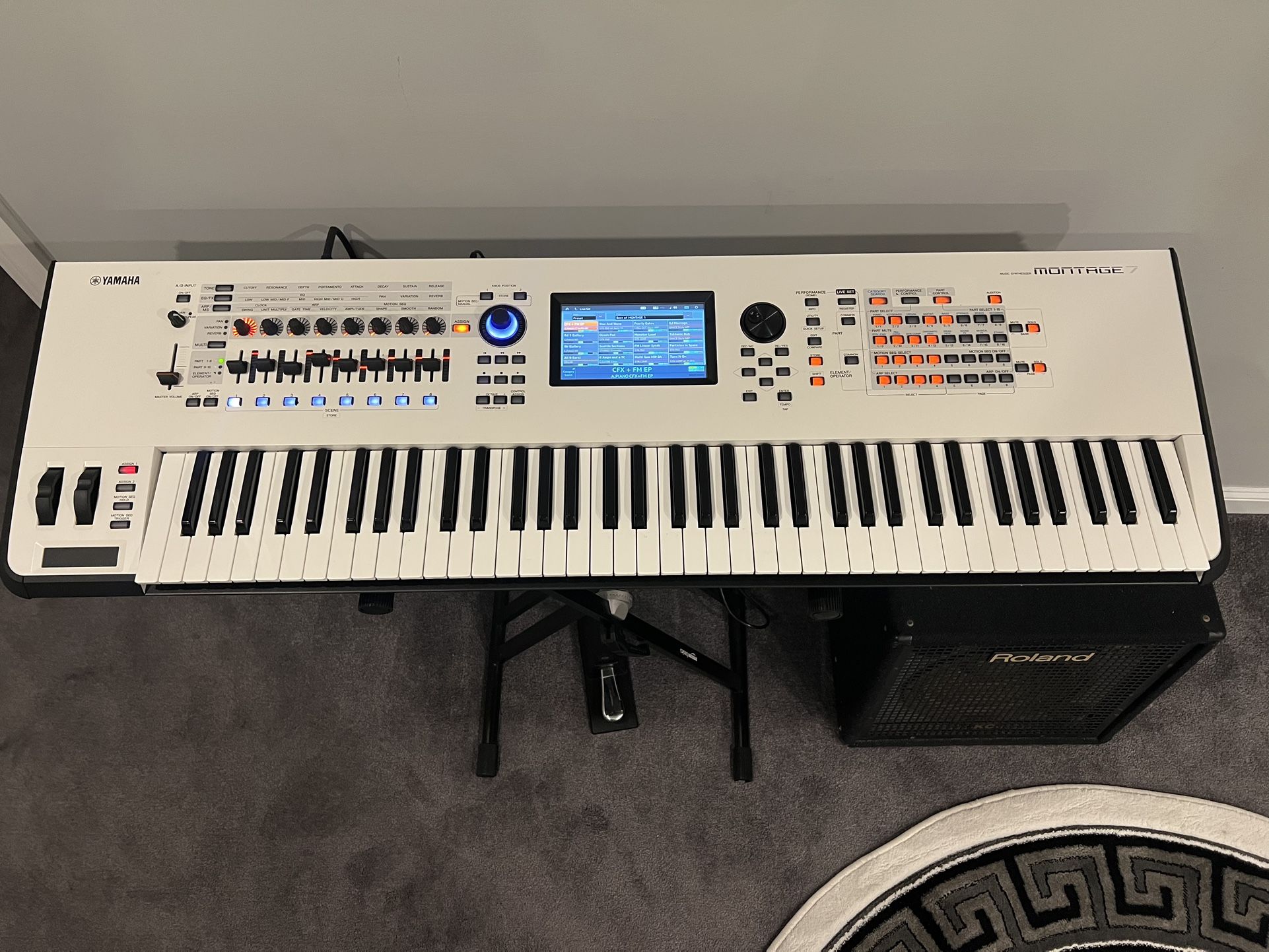 -WHITE- Yamaha MONTAGE 7 Synthesizer Workstation