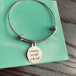 New! “A Visionary Sees Light In The Dark” Silver Bangle Charm w Gift Box