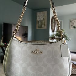 Coach Outlet Teri Shoulder Bag Woman’s 