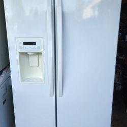Kenmore Refrigerator 