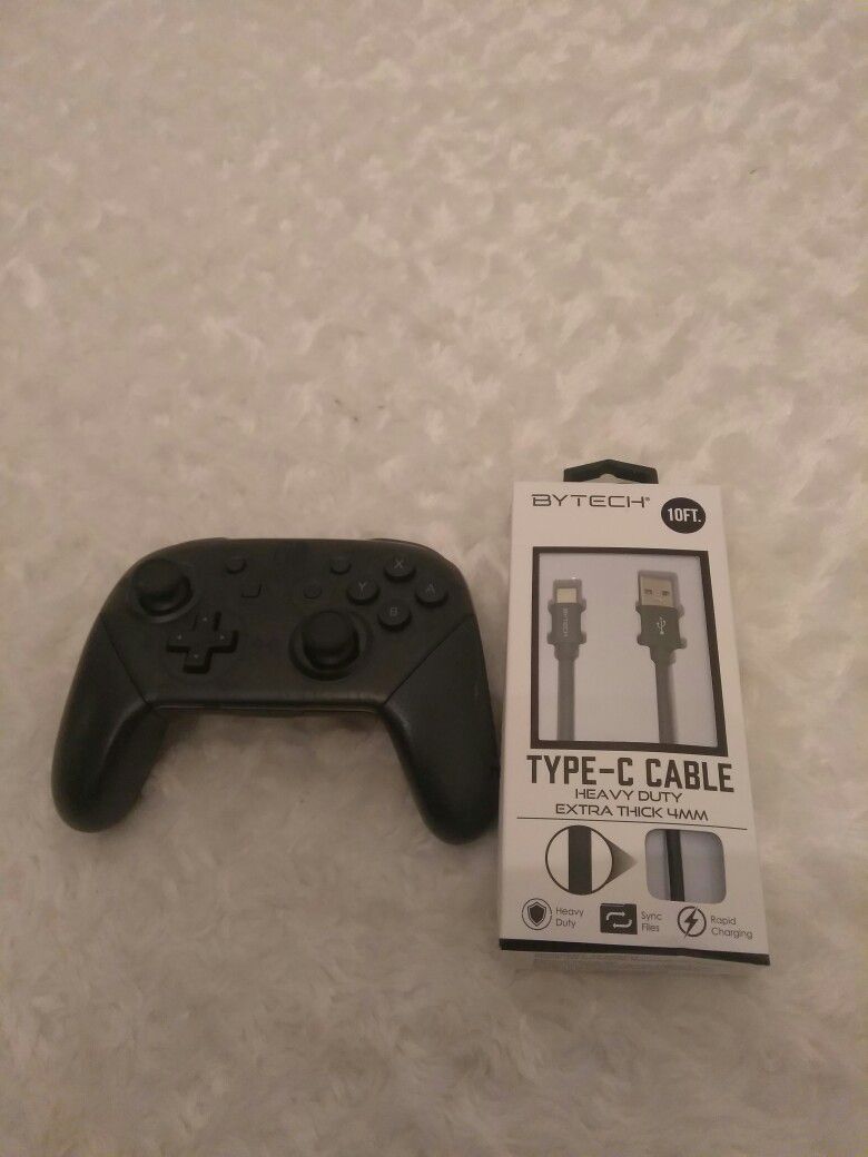 Nintendo Switch Pro Controller (Used See All Pics) But In Good Working Condition Throwing In 3rd Party Charging Cable $30 Firm