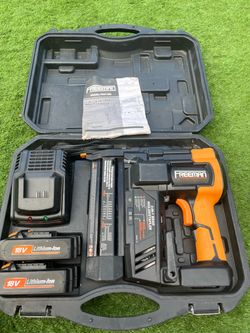 Nail gun and stapler Freeman