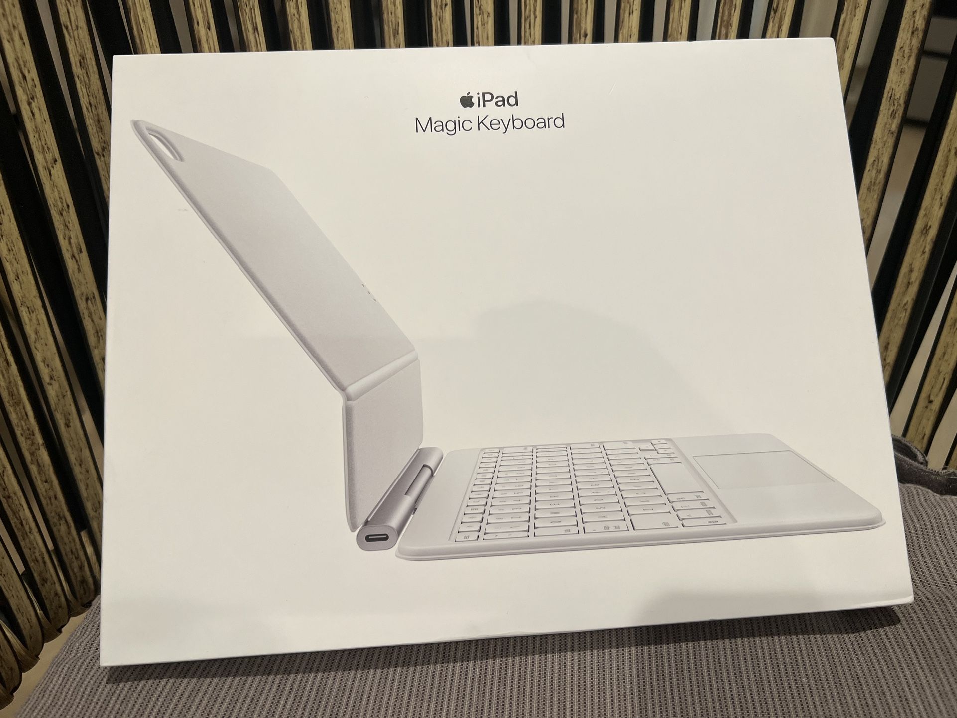 NEW 2025 Magic Keyboard iPad Air 11-inch (M3) - MDFV4LL/A - Model A3339