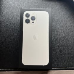 iPhone 13 Pro Max (AT&T) 