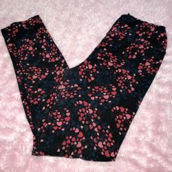 LuLaRoe ONE SIZE Black And Red Hearts Leggings 